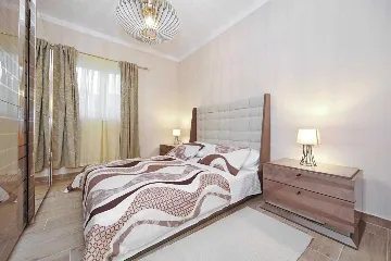 Apartment with Infinity Pool in Sv. Filip i Jakov