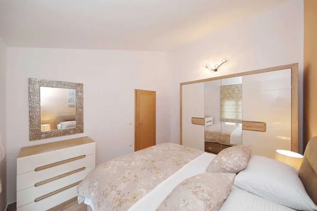 1-Bedroom Apartment in Sv. Filip i Jakov for 4