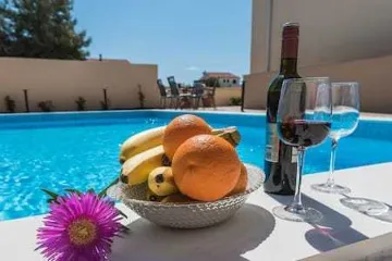 Vrsi Apartment with Heated Pool & Sea View