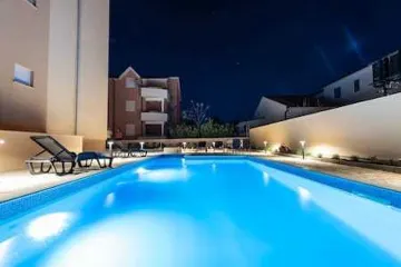 Vrsi Apartment with Heated Pool & Sea View