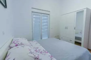 Vrsi Apartment with Heated Pool & Sea View