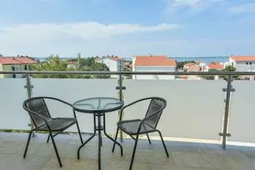 Vrsi Apartment with Heated Pool & Sea View