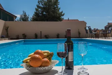 Air-conditioned Apartment with Balcony Views in Vrsi