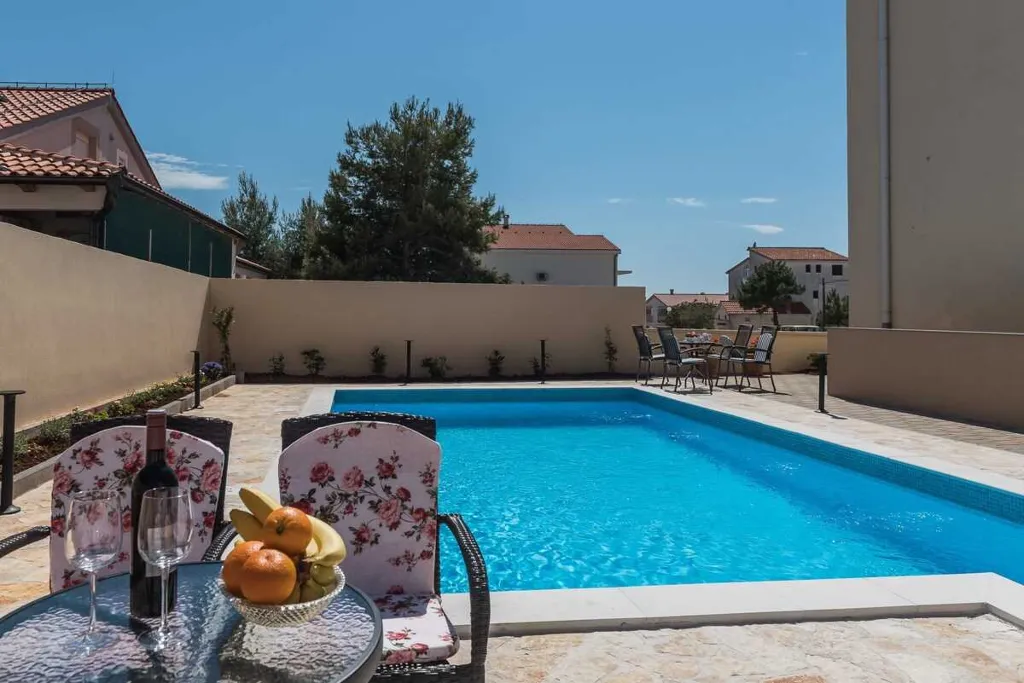 Air-conditioned Apartment with Balcony Views in Vrsi