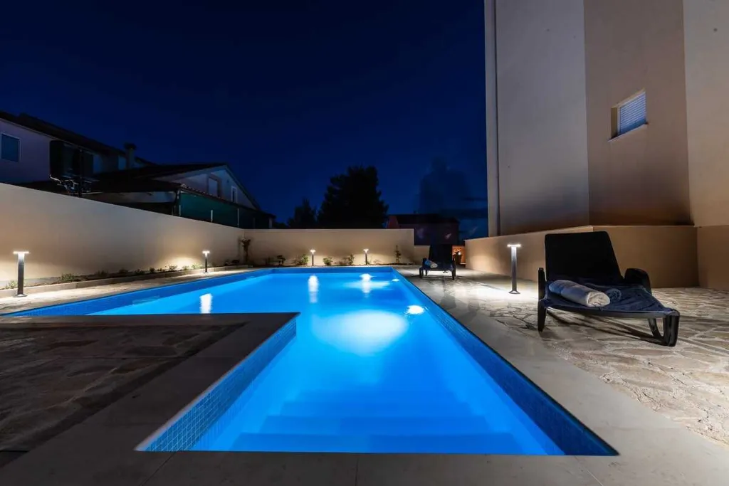 Air-conditioned Apartment with Balcony Views in Vrsi