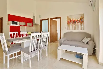 Air-conditioned Apartment with Balcony Views in Vrsi