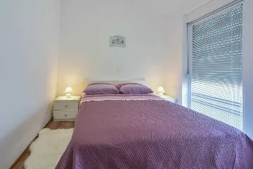 Air-conditioned Apartment with Balcony Views in Vrsi