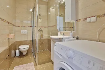 Air-conditioned Apartment with Balcony Views in Vrsi