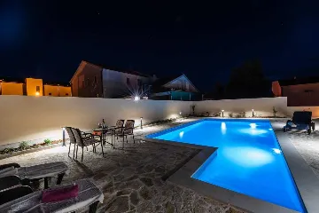 3-Bedroom Apartment in Vrsi for up to 8 Guests