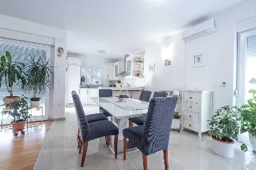 3-Bedroom Apartment in Vrsi for up to 8 Guests