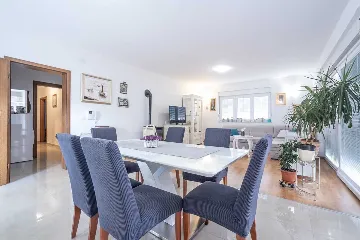 3-Bedroom Apartment in Vrsi for up to 8 Guests