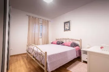 3-Bedroom Apartment in Vrsi for up to 8 Guests