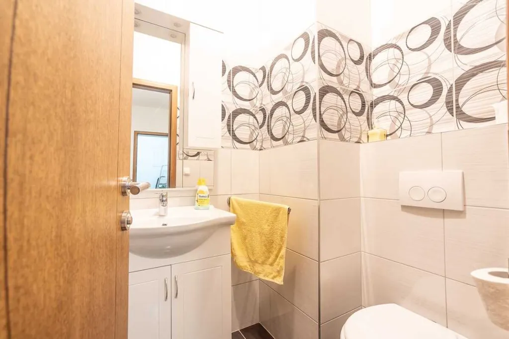 3-Bedroom Apartment in Vrsi for up to 8 Guests