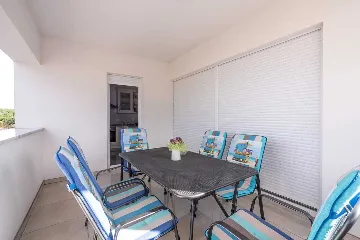 3-Bedroom Apartment in Vrsi for up to 8 Guests