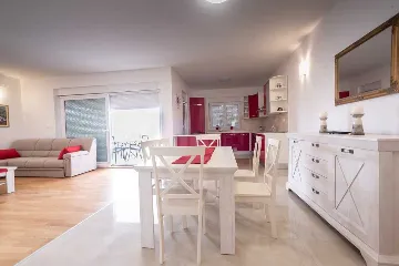 3-Bedroom Vrsi Apartment for Up to 8 Guests