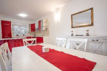 3-Bedroom Vrsi Apartment for Up to 8 Guests