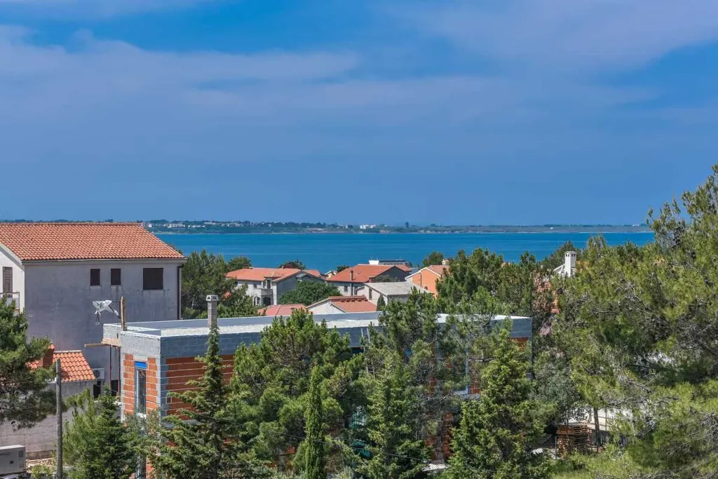 3-Bedroom Vrsi Apartment for Up to 8 Guests