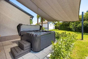 Matulji Villa for 10 Guests with Private Pool