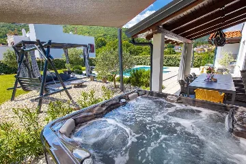 Matulji Villa for 10 Guests with Private Pool