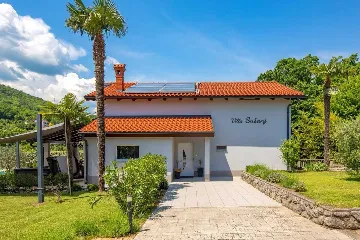 Matulji Villa for 10 Guests with Private Pool