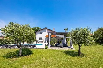 Matulji Villa for 10 Guests with Private Pool