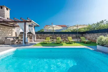 2-Bedroom Villa with Pool in Pridraga, Croatia