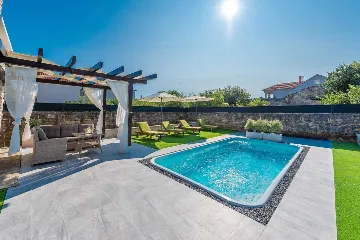 2-Bedroom Villa with Pool in Pridraga, Croatia