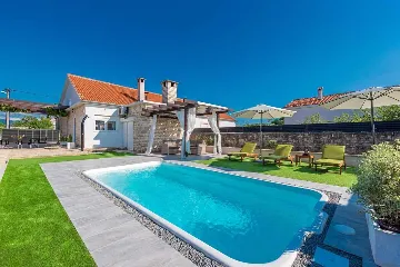 2-Bedroom Villa with Pool in Pridraga, Croatia