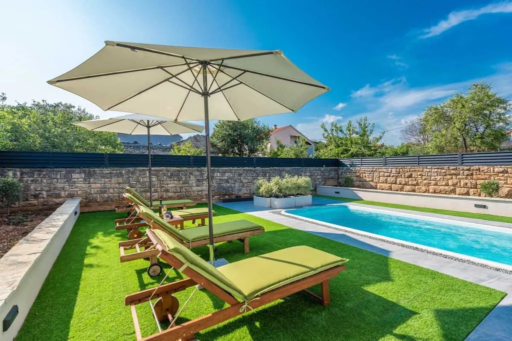 2-Bedroom Villa with Pool in Pridraga, Croatia