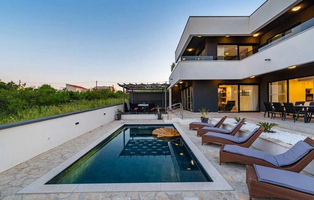 3-Bedroom Villa in Crno (Zadar area) for 6 Guests