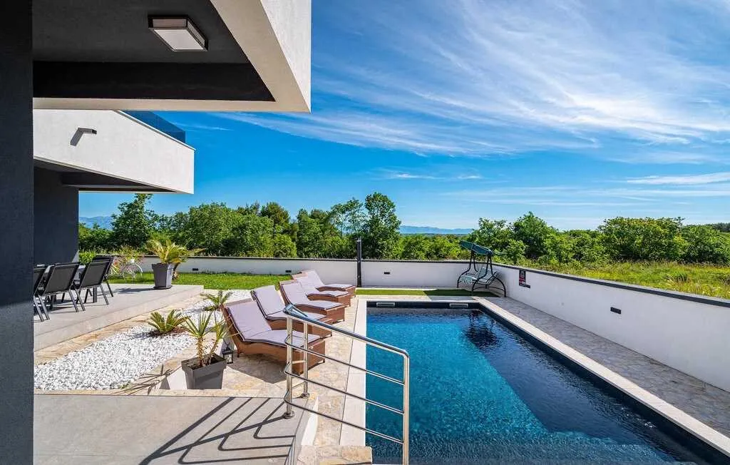 3-Bedroom Villa in Crno (Zadar area) for 6 Guests