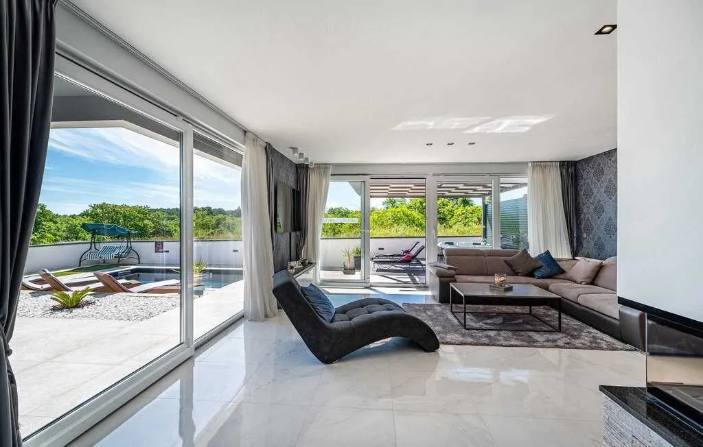 3-Bedroom Villa in Crno (Zadar area) for 6 Guests