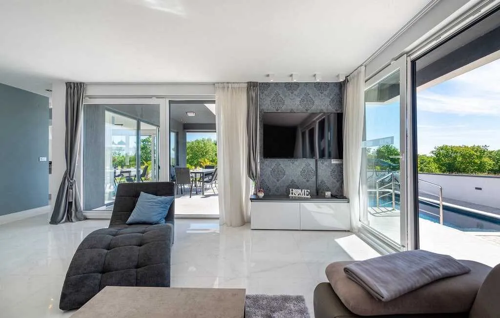 3-Bedroom Villa in Crno (Zadar area) for 6 Guests