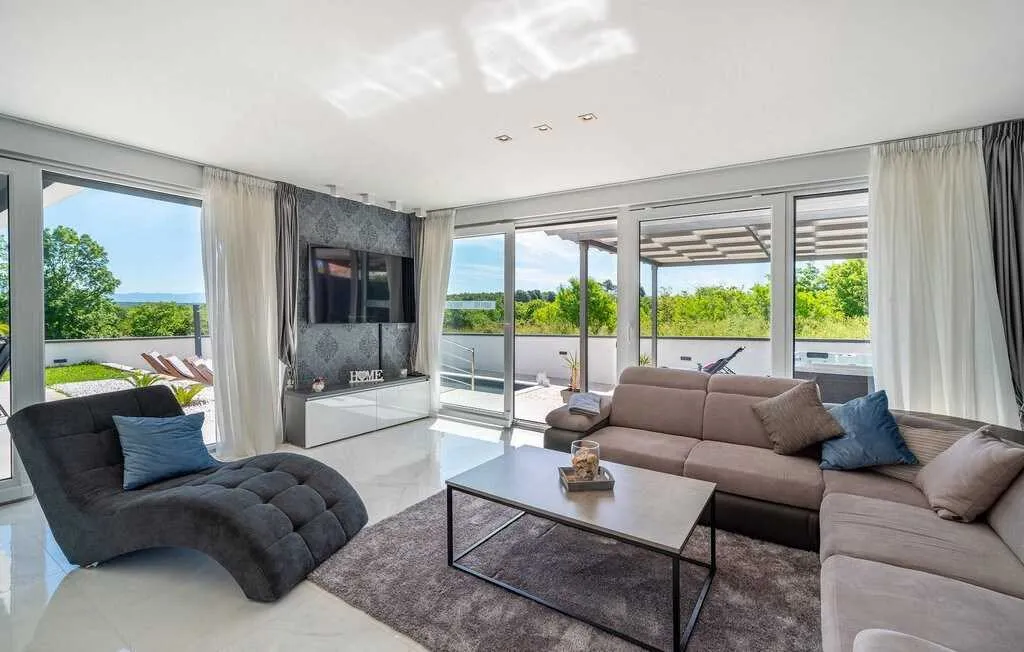 3-Bedroom Villa in Crno (Zadar area) for 6 Guests