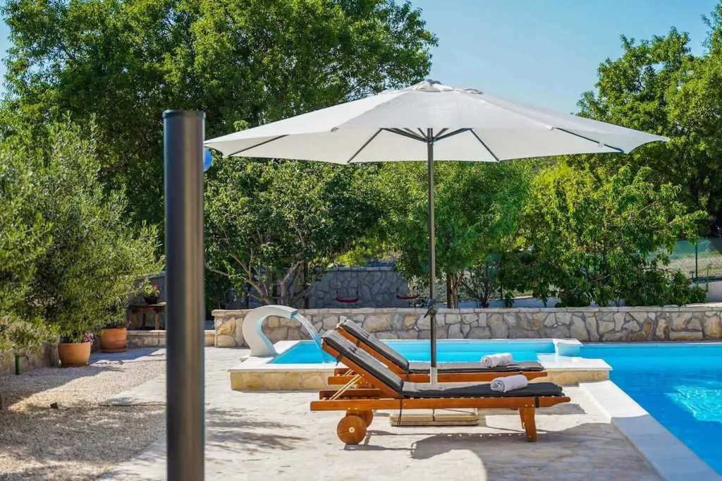 Podine 3-Bedroom Villa for Up to 8 Guests