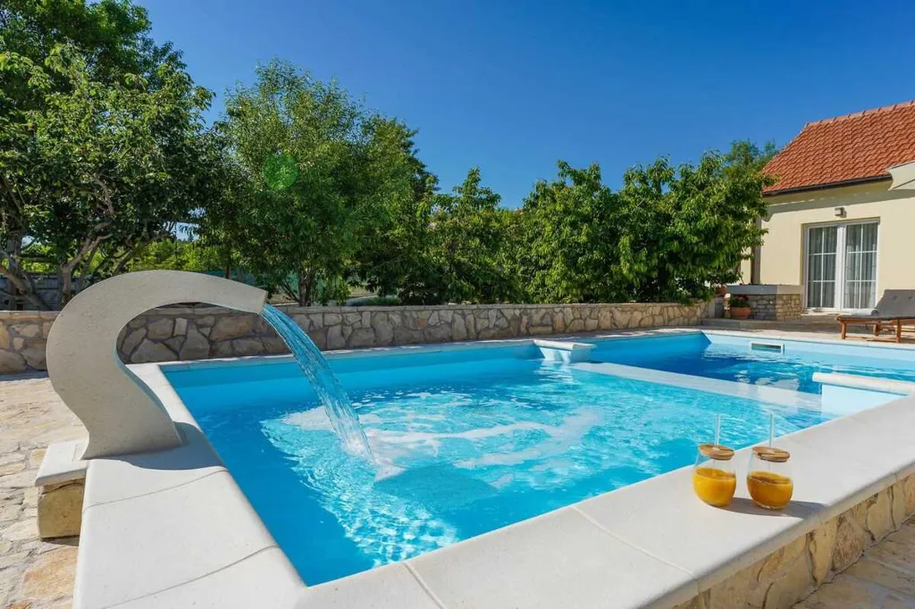 Podine 3-Bedroom Villa for Up to 8 Guests