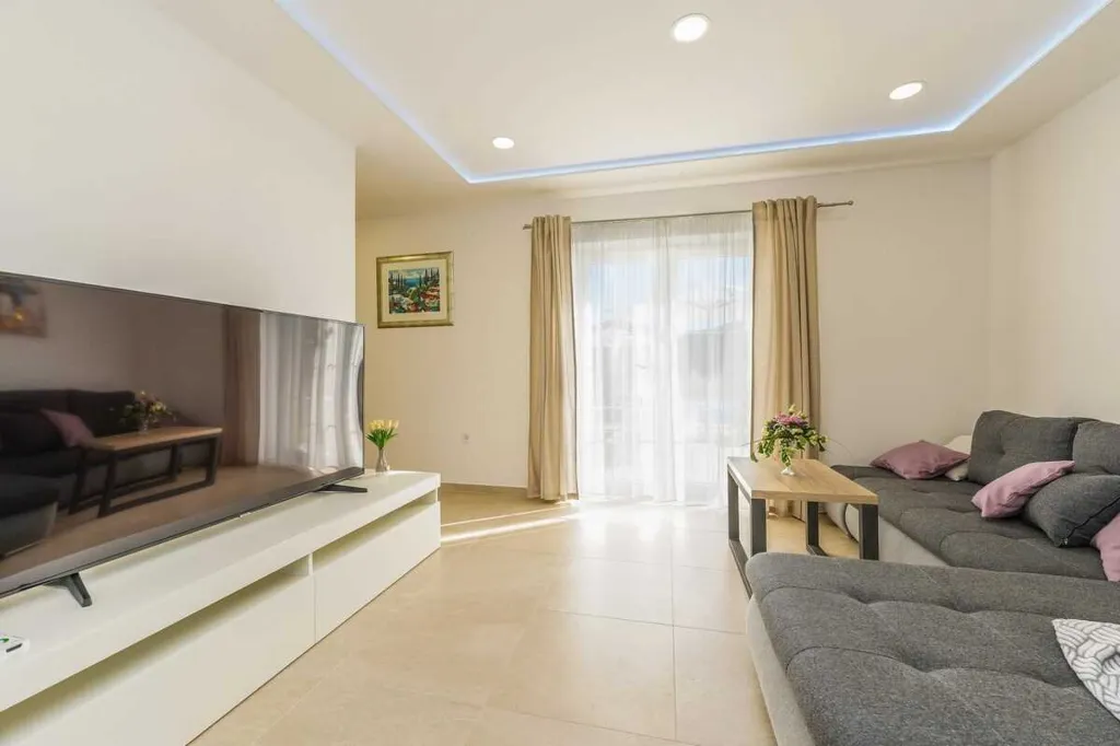 Podine 3-Bedroom Villa for Up to 8 Guests