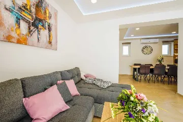 Podine 3-Bedroom Villa for Up to 8 Guests