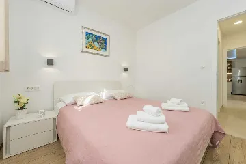 Podine 3-Bedroom Villa for Up to 8 Guests