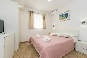 Podine 3-Bedroom Villa for Up to 8 Guests