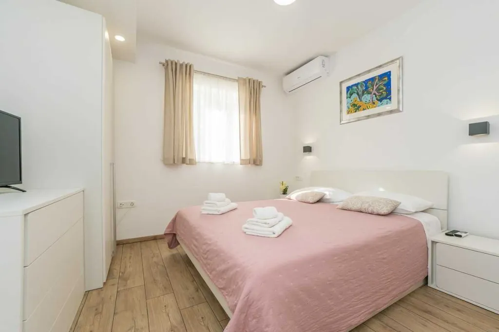 Podine 3-Bedroom Villa for Up to 8 Guests