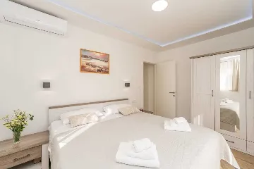 Podine 3-Bedroom Villa for Up to 8 Guests