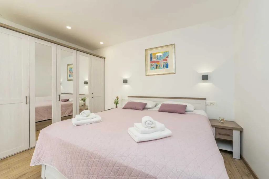 Podine 3-Bedroom Villa for Up to 8 Guests