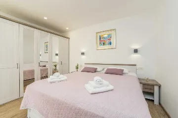 Podine 3-Bedroom Villa for Up to 8 Guests