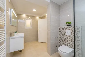 Podine 3-Bedroom Villa for Up to 8 Guests