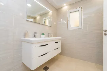 Podine 3-Bedroom Villa for Up to 8 Guests