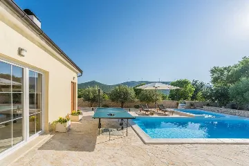 Podine 3-Bedroom Villa for Up to 8 Guests