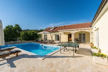 Podine 3-Bedroom Villa for Up to 8 Guests