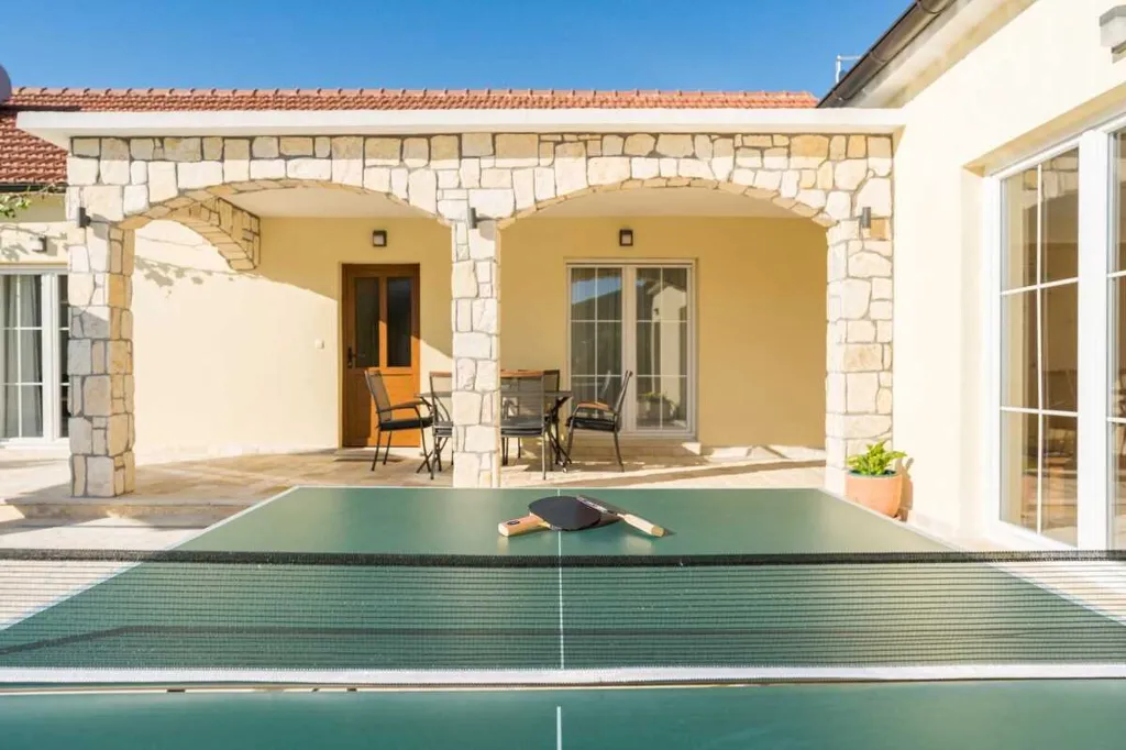 Podine 3-Bedroom Villa for Up to 8 Guests