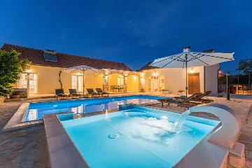 Podine 3-Bedroom Villa for Up to 8 Guests